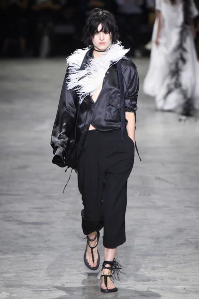 Look 36